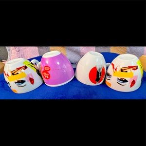 Illy collectibles expresso cup (4pieces).  With free Keurig coffee illy  pods.